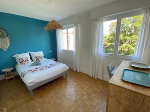 3 bedrooms, iron/ironing board, bed sheets - 5-person apartment 80 meters from Saint Enogat beach. (Dinard)