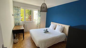 3 chambres, fer et planche Ă repasser, draps fournis