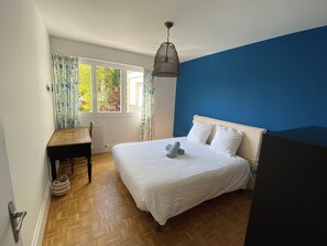 3 chambres, fer et planche à repasser, draps fournis