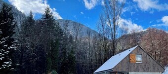 Chalet L'Orry Riverfront & Mountain View