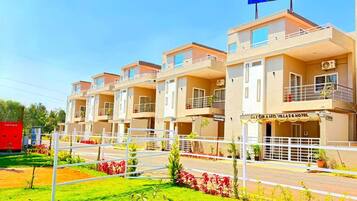 Villa, Balcony, City View