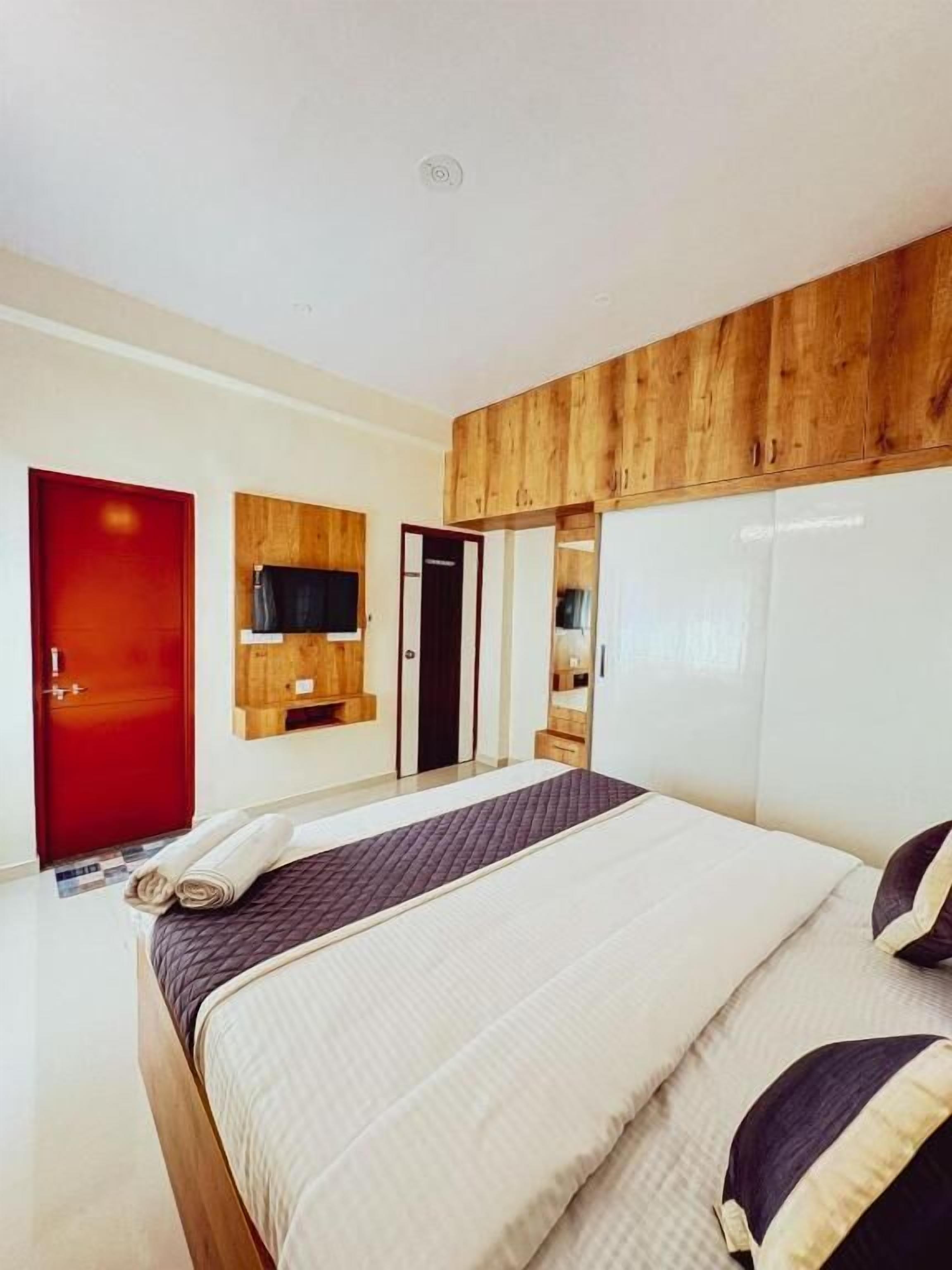 Soundproofing, iron/ironing board, free WiFi