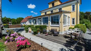 Sun deck