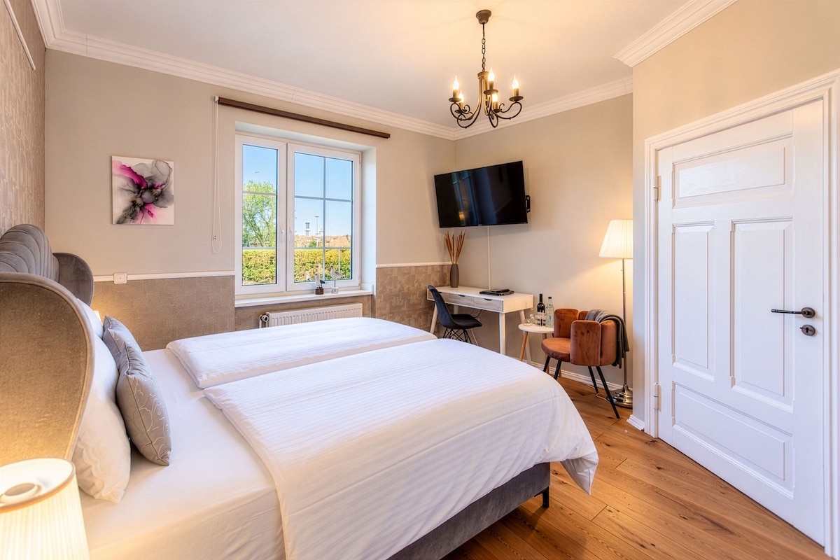 Doppelzimmer 1, Gartenblick | Premium bedding, free WiFi, bed sheets
