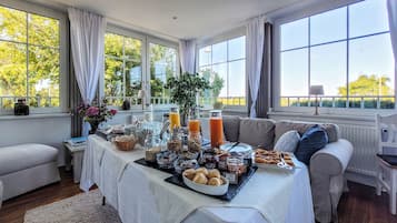 Petit déjeuner buffet servi tous les jours en supplément