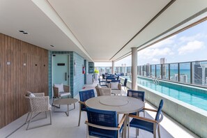 Basic Apartment | Outdoor dining - Icon #1906 - Modern Ocean View By Carpediem (Recife)