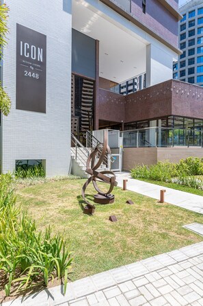 Basic Apartment | Exterior - Icon #1906 - Modern Ocean View By Carpediem (Recife)