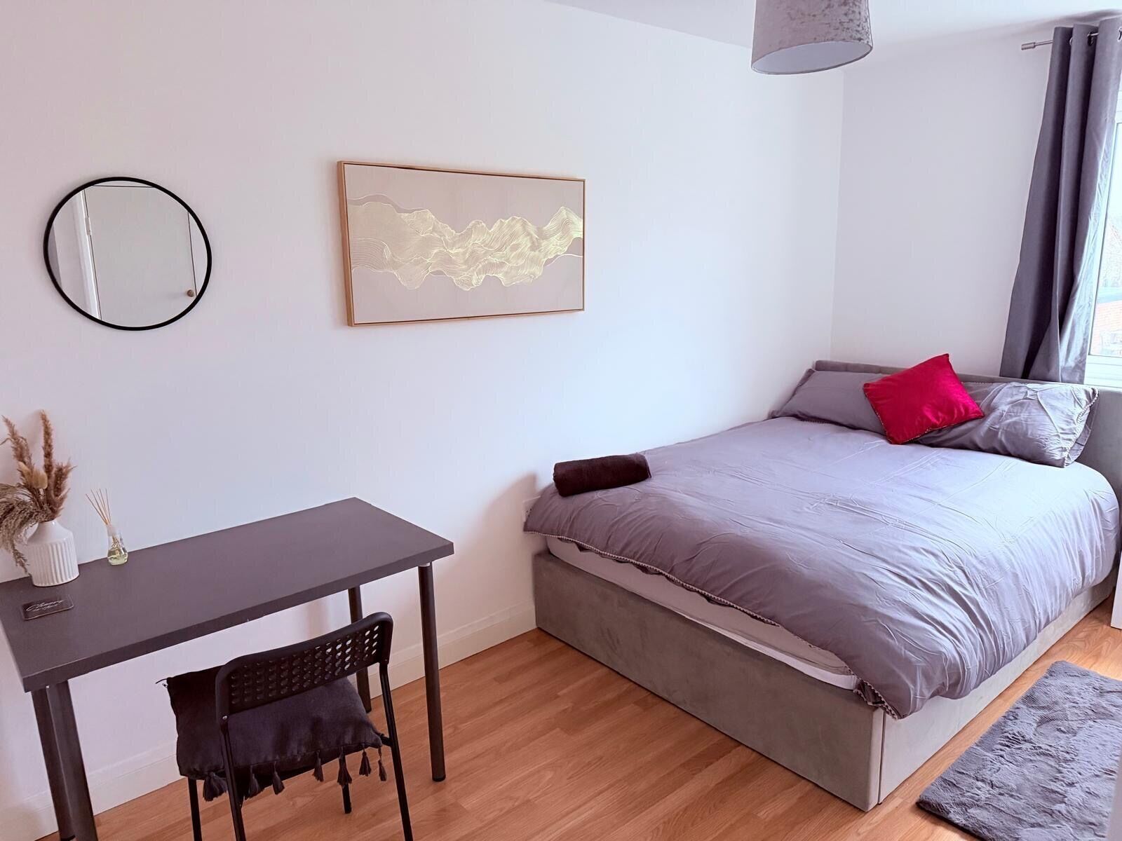 2 bedrooms, soundproofing, free WiFi, bed sheets