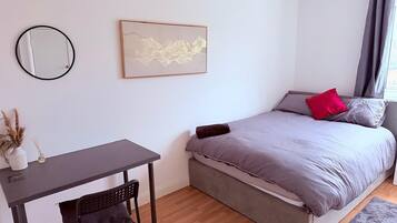 2 bedrooms, soundproofing, free WiFi, bed sheets