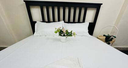 1BHK Service Apt in Shivaji Park by Florastays