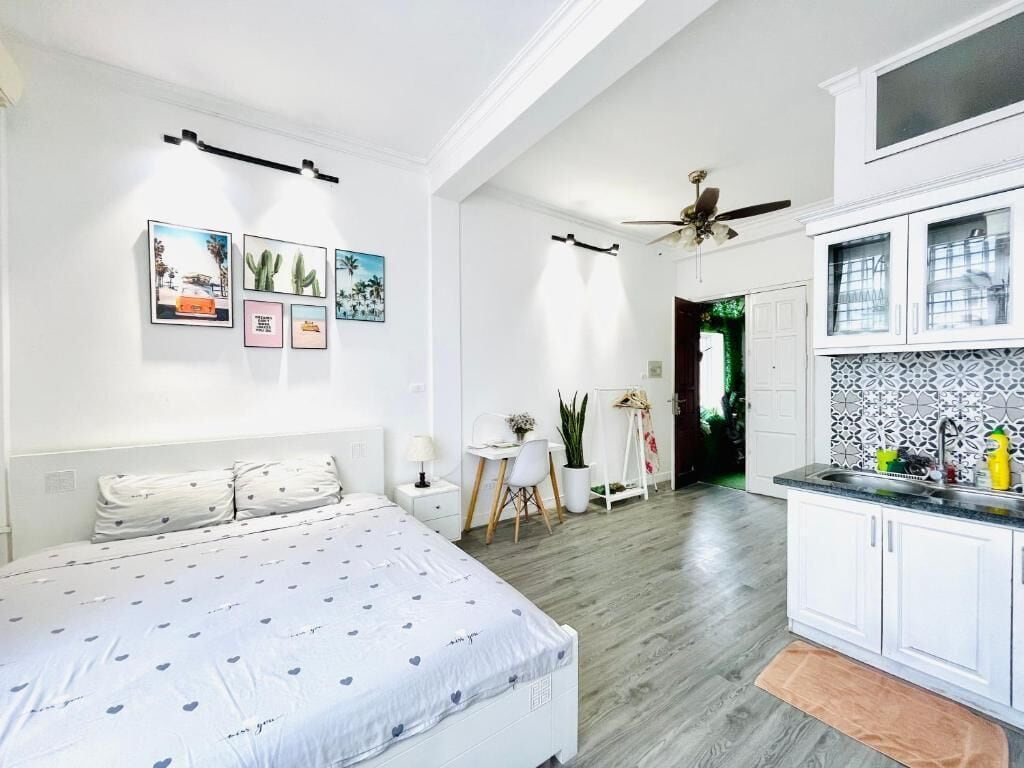 Basic Studio | Free WiFi