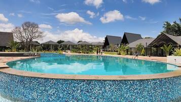 Basic Tent | Pool | Outdoor pool