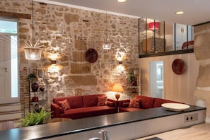 Interior - MARAIS, DUPLEX, STONE WALLS, 2 BATHROOMS 30–60 days ahead? Private offer. OL-VBp (Paris)
