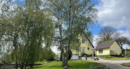 Apartment house Hutzelbuck... in an idyllic green location near Ansbach