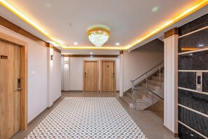 Interior - Hotel Silver Stone Varanasi (Varansi)