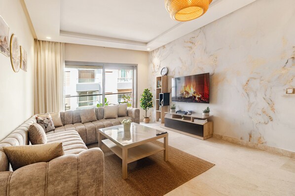 Smart TV, video games, books - Walkable, Beach in 2min, Terrace, DW, AC, PS4, WiFi, BBQ, Yoga Mat (Mohammédia)