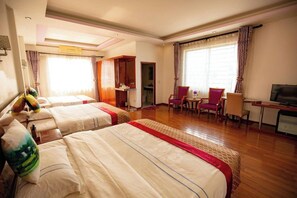 Family Room | View from room - Son Tung Hotel - Kim Dong Walking Street (Phuong Thuc Phan)