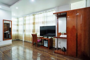 Luxury Double Room | Iron/ironing board (on request), WiFi (free), bed sheets