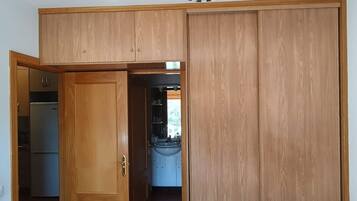 Fer et planche Ă repasser, Wi-Fi, draps fournis