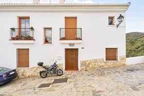 Exterior - Apartment 'Pensacola' with Mountain Views, Wi-Fi, and Air Conditioning (Macharaviaya)