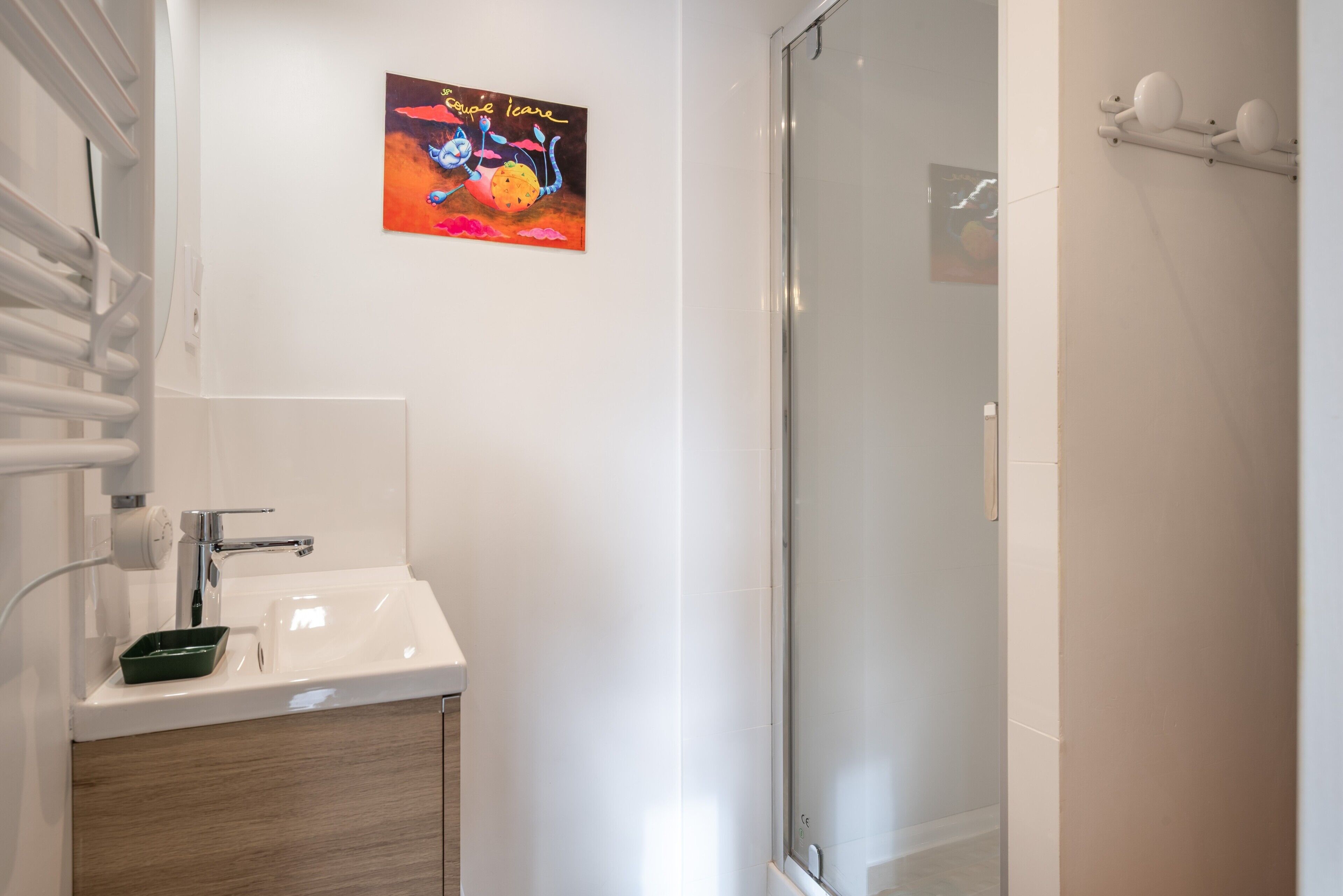 Douche, sèche-cheveux