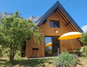 Exterior - Le Crozet, quality cottage with panoramic mountain views (Plateau-des-Petites-Roches)