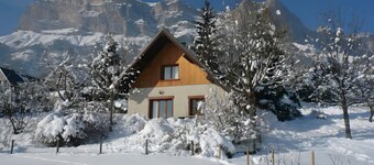 Chalet « Chartrousin »: Vistas a la Montaña, Terraza Privada y Wi-Fi