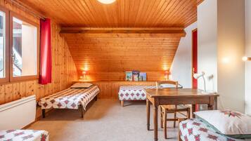 Iron/ironing board, WiFi