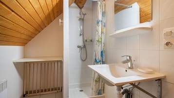 Douche, sèche-cheveux