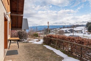 Terrace/patio - Chalet 'Chartrousin': Mountain View, Private Terrace & Wi-Fi (Plateau des petites roches)
