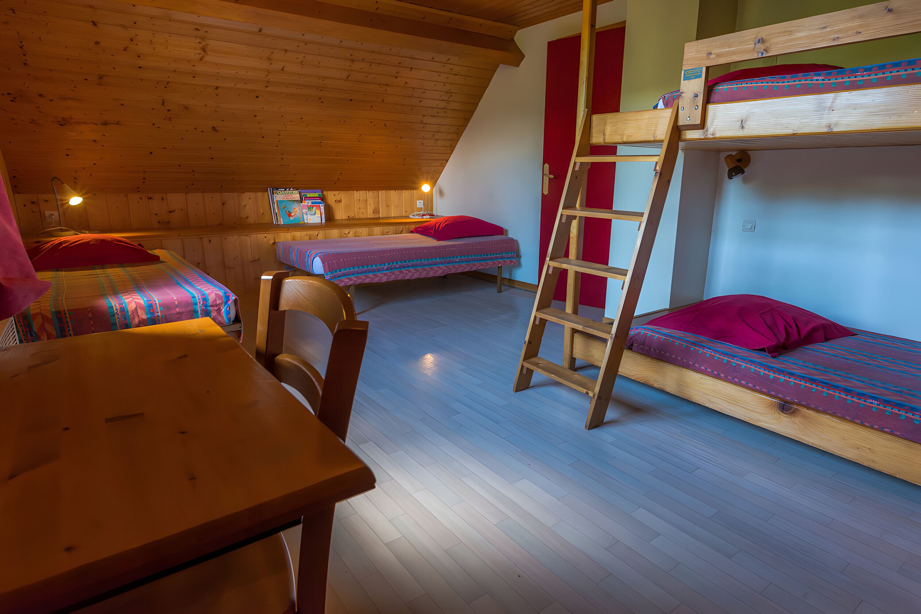 Planxa i posts de planxar i wifi 