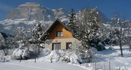 Chalet 'Chartrousin': Mountain View, Private Terrace & Wi-Fi