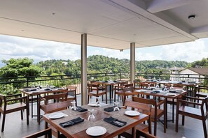 Restaurant - Oak Ray Sky Terrace (Kandy)
