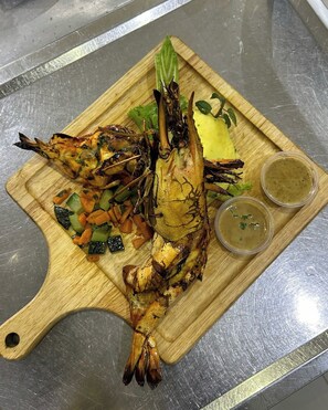 Camera Junior, balcone, vista città | Pasti e bevande