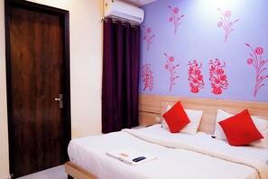 Desk, free WiFi - Roomshala Hotel Rose Residency (New Delhi)