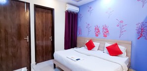 Deluxe Double Room, Balcony | Desk, free WiFi - Roomshala Hotel Rose Residency (New Delhi)