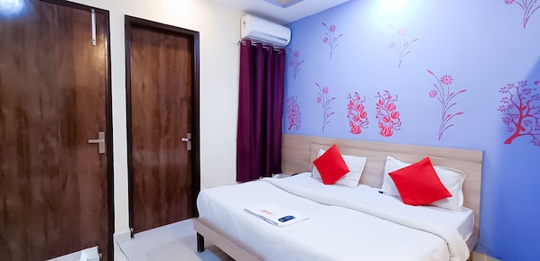 Deluxe Double Room, Balcony | Desk, free WiFi, bed sheets - Roomshala Hotel Rose Residency (New Delhi)