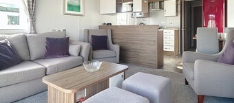 Premium Lodge - Sleeps 8 - Seton Sands Beach