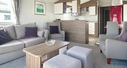 Premium Lodge - Sleeps 8 - Seton Sands Beach