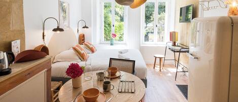 Internet, bed sheets