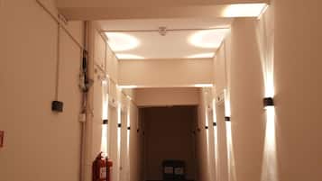 LÀgenhet Basic - balkong - utsikt mot staden | Interiör