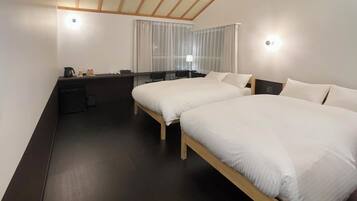 ツインルーム ガーデンビュー | ノートパソコン用作業スペース、遮光カーテン、アイロン / アイロン台、WiFi (無料)