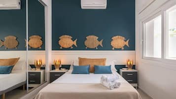 Schreibtisch, Bügeleisen/Bügelbrett, Reisekinderbett, WLAN