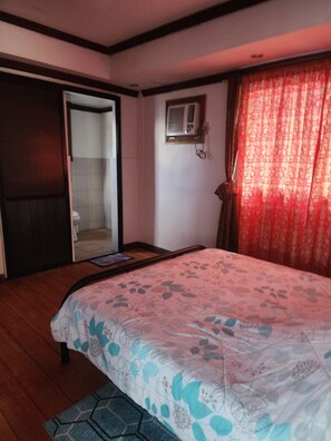 Superior Penthouse, Ocean View | Desk, laptop workspace, free WiFi - European condo Rentals Toril (Davao)