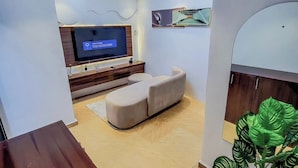 Familienapartment, Balkon, Stadtblick | Wohnbereich