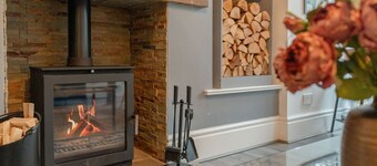 Short walk to Colne cafés, restaurants with fireplace, free parking