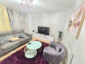 Apartemen, 2 kamar tidur, pemandangan kebun | Ruang keluarga