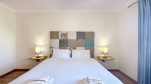 2 slaapkamers, een strijkplank/strijkijzer, gratis wifi, beddengoed