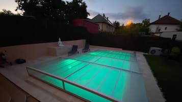 屋外プール、温水プール