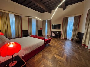 Presidential Suite, Terrace | Minibar, in-room safe, desk, free WiFi - Palazzo Gambirasi Luxury Suite Roma (Roma)